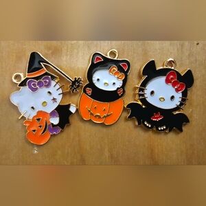 HELLO KITTY NEW Mini Enamel Charms HALLOWEEN Craft Collectible 3 Pieces